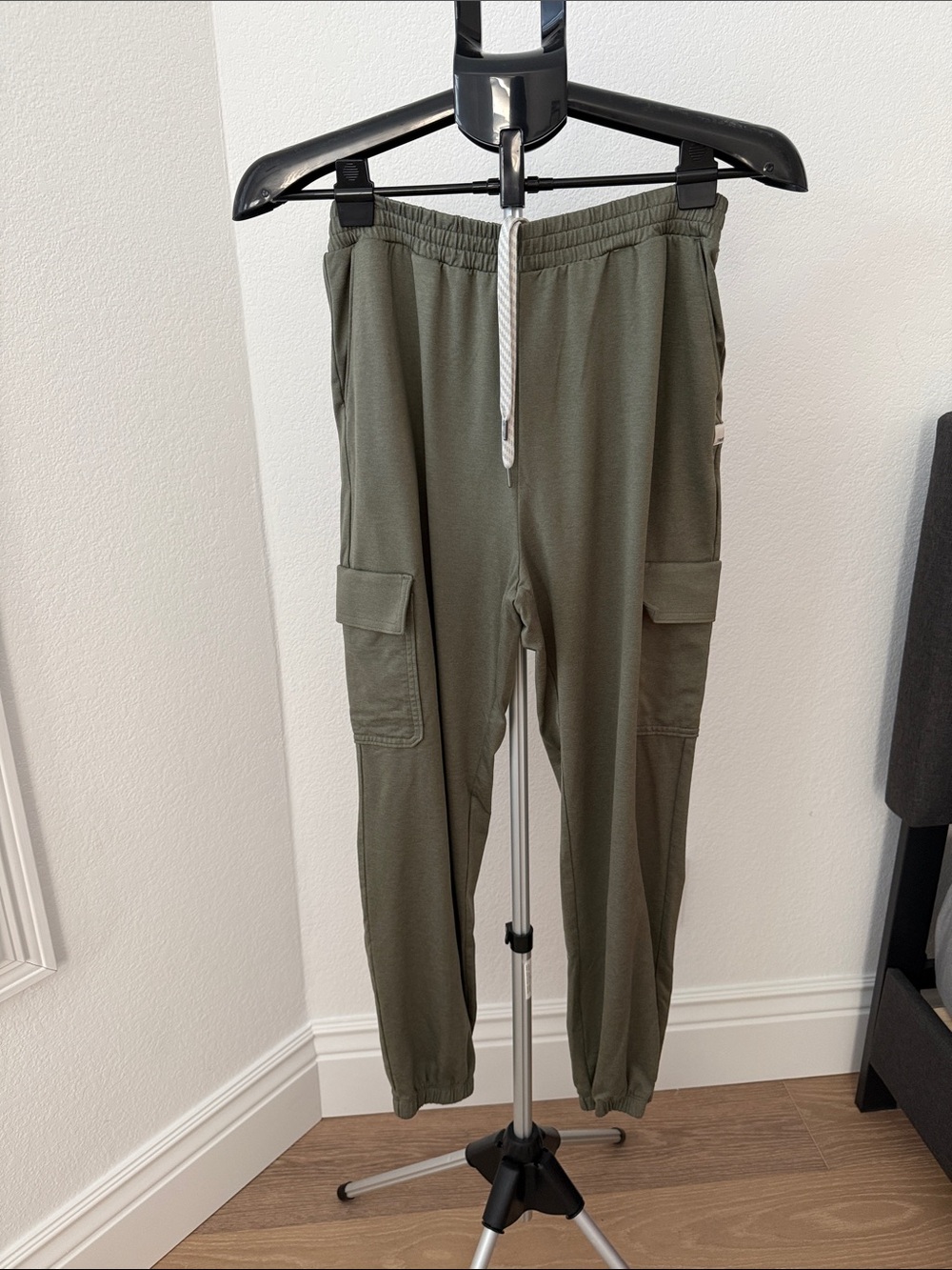 Vuori Olive Green Cargo Jogger Pants